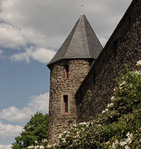Abbildung eines Teils von Schloss Burg Solingen